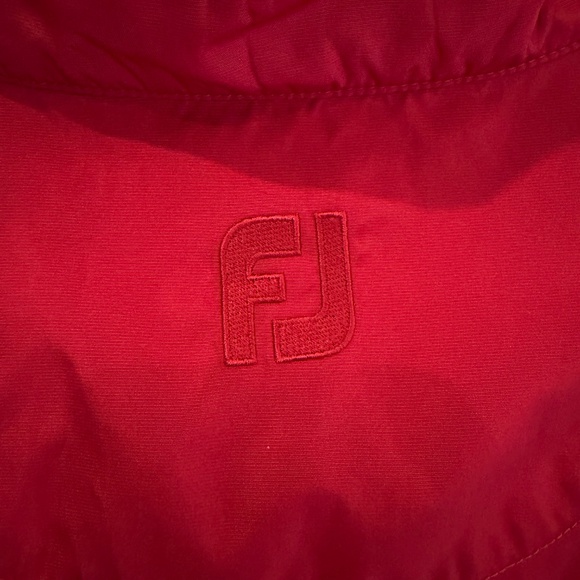 Men's Footjoy Red Windshirt Vest, Size Large - Picture 7 of 11